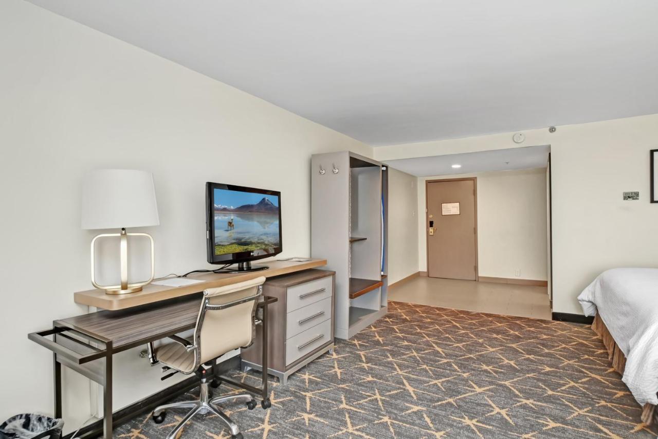 Holiday Inn - Piscataway - Somerset By Ihg Exterior photo