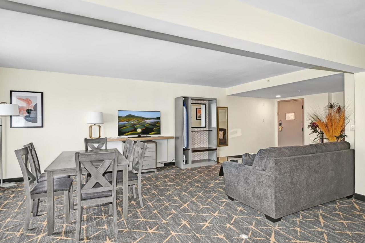 Holiday Inn - Piscataway - Somerset By Ihg Exterior photo