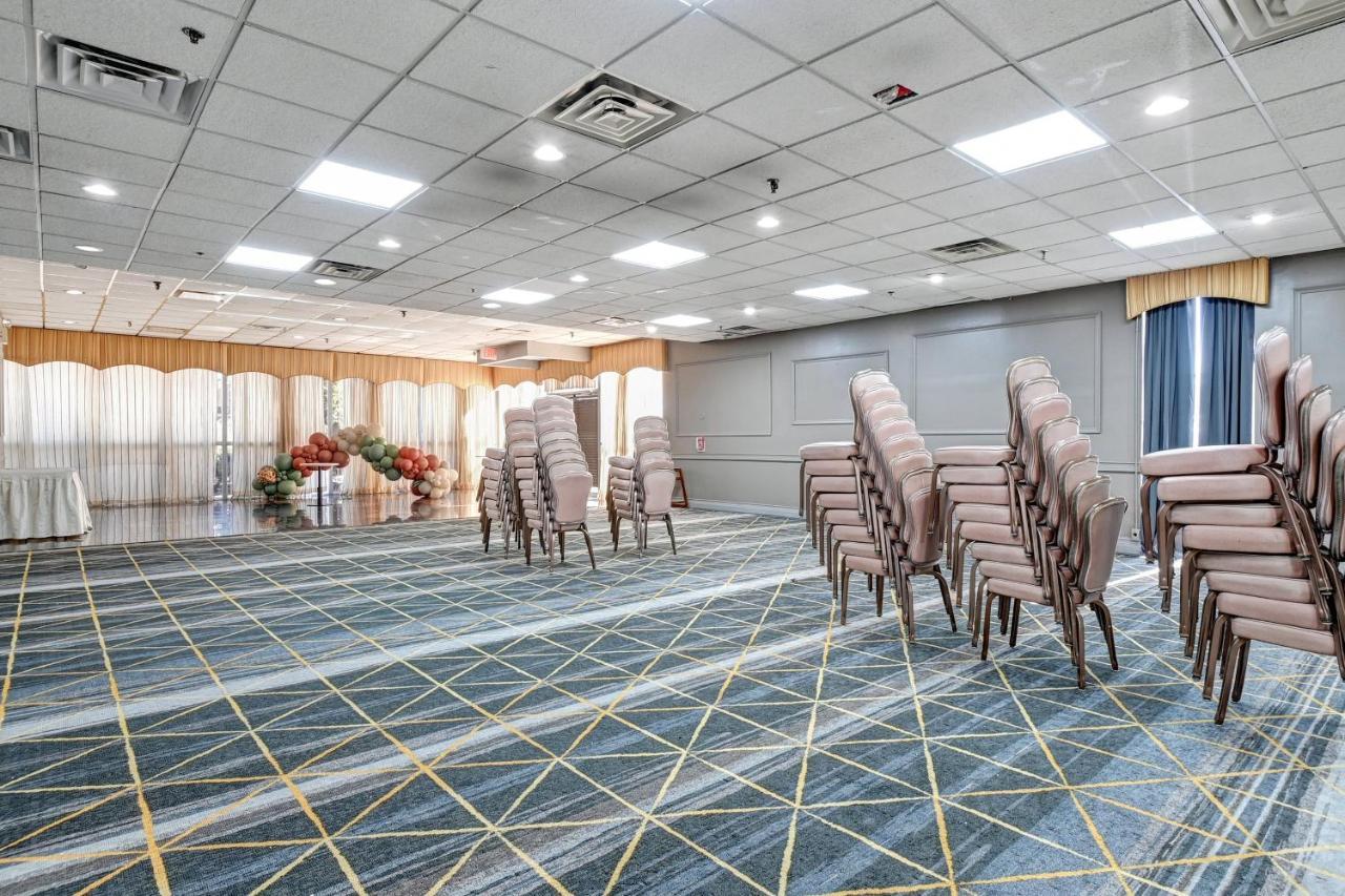Holiday Inn - Piscataway - Somerset By Ihg Exterior photo
