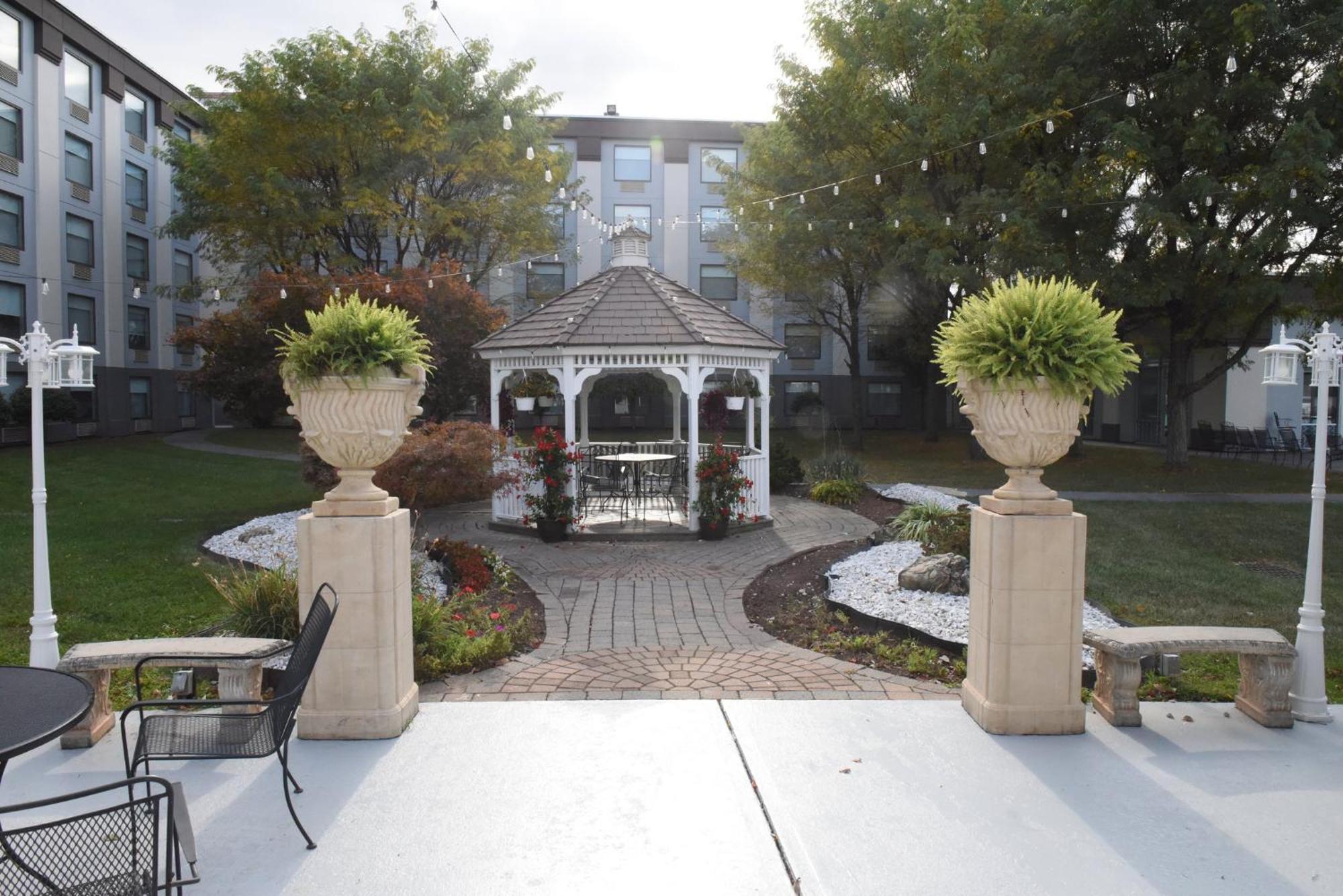 Holiday Inn - Piscataway - Somerset By Ihg Exterior photo